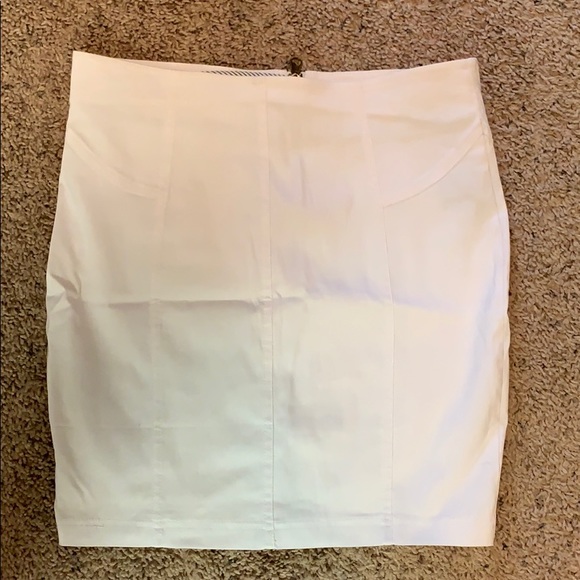 Large white pencil skirt with zipper - Picture 1 of 2